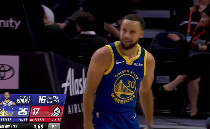 库里你？十八岁？？？哈哈哈哈哈哈我的妈啊！4记三分！16分了第一节还没发完！背靠