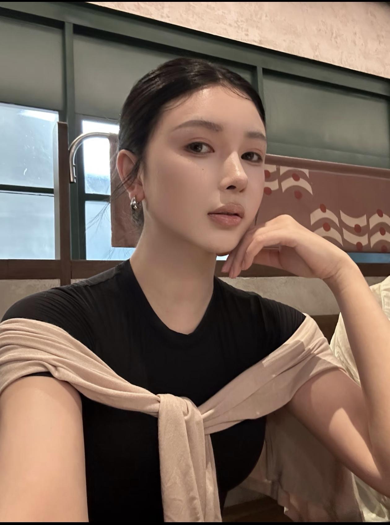 高冷美人