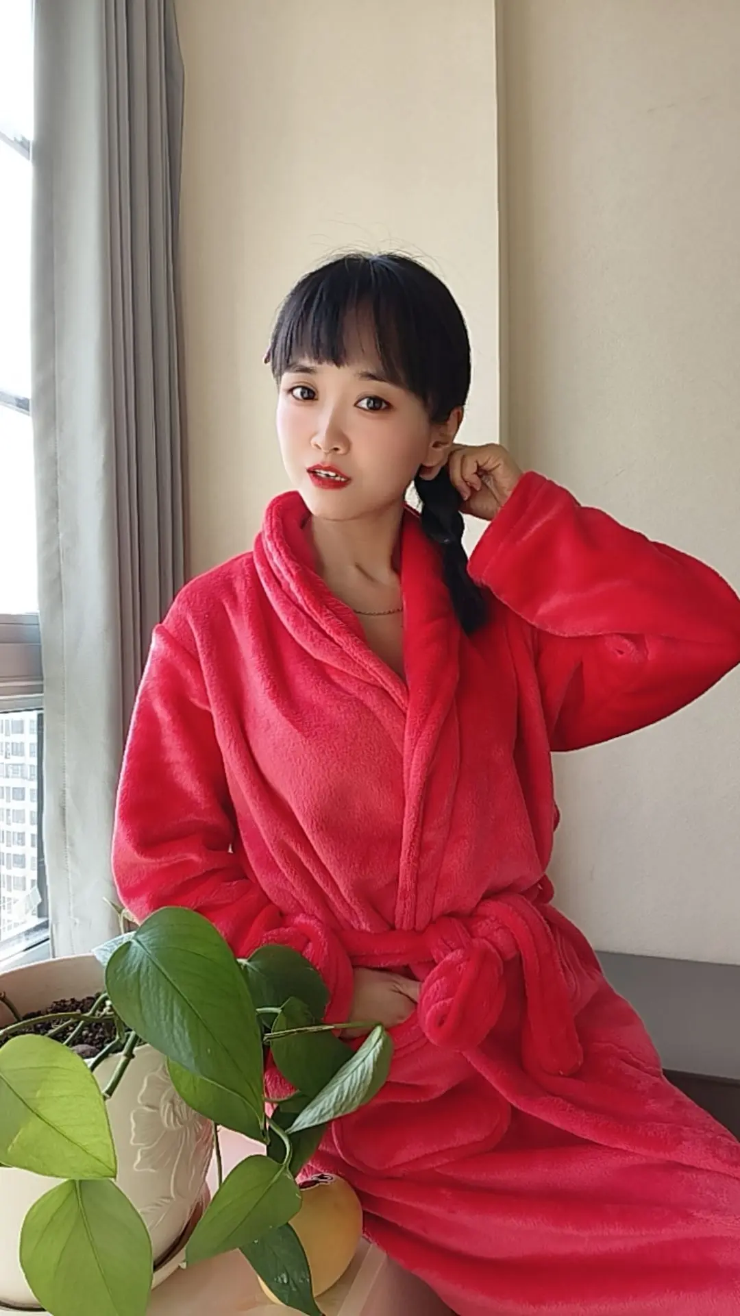 我个子不高，人不漂亮，情商不高，嘴不甜，农村的，家里条件也不好，拿什么...