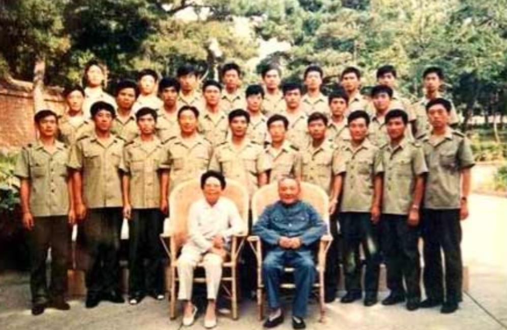 1996年，曾担任邓小平警卫员的马林准备结婚，可未来的岳母却提出要马林拿出百万聘