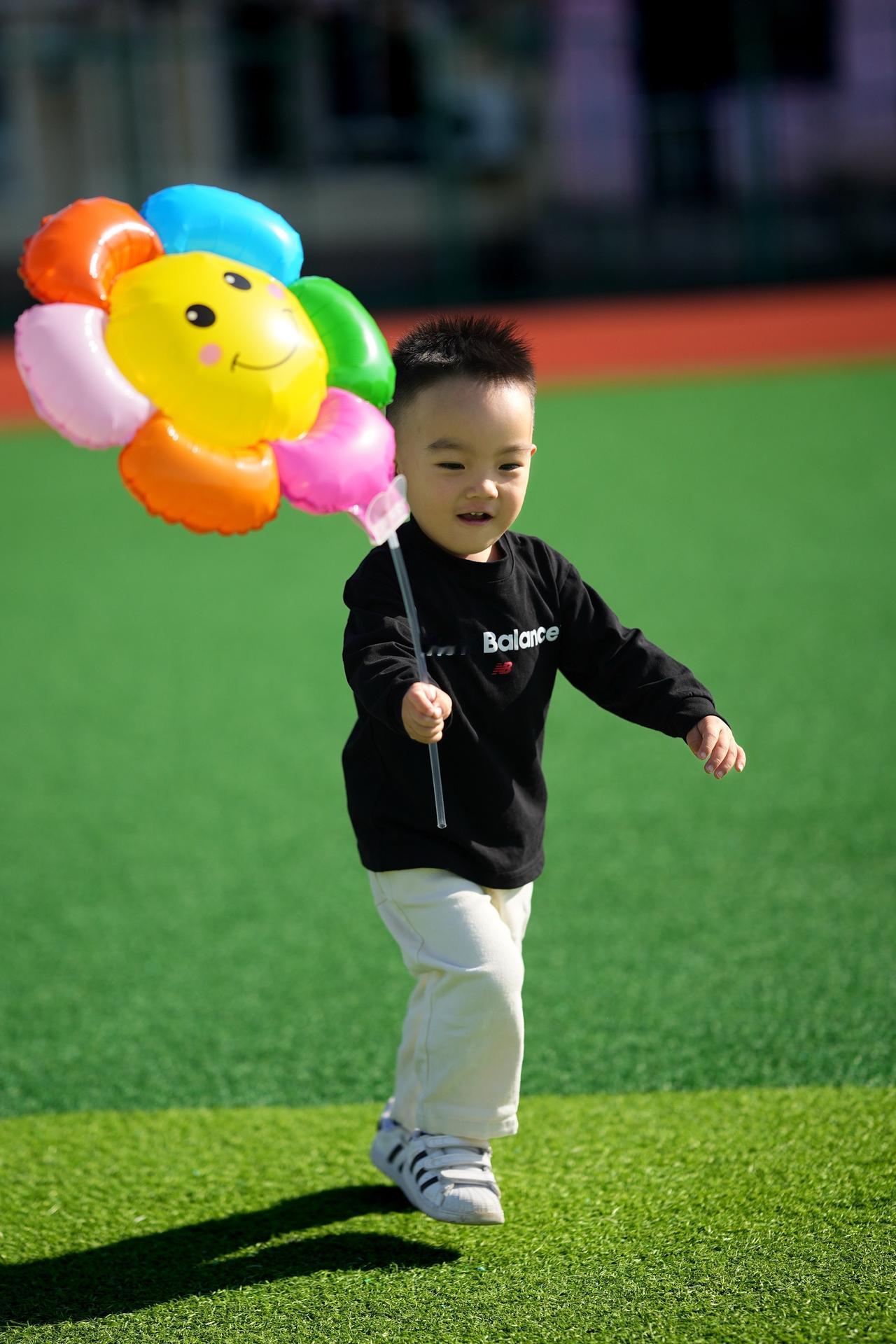小男孩外拍 摄影约拍