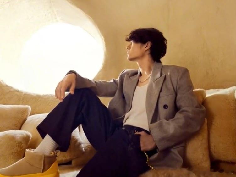 双厨狂喜到跺脚！  好友默契满分，氛围感绝了，解锁多套保暖穿搭～微博搜索框里搜索