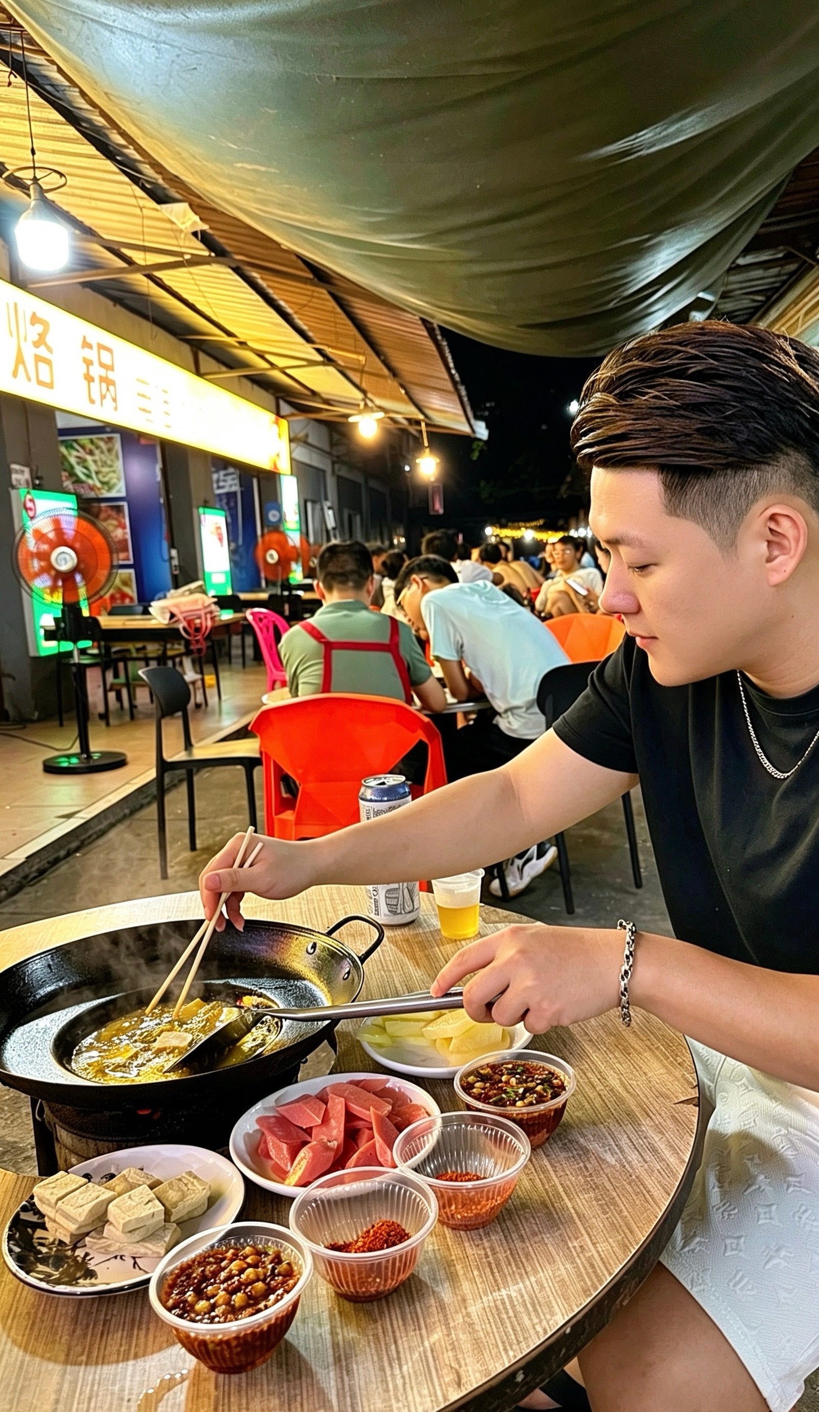 是饲养员 是饭搭子 是好哥们  