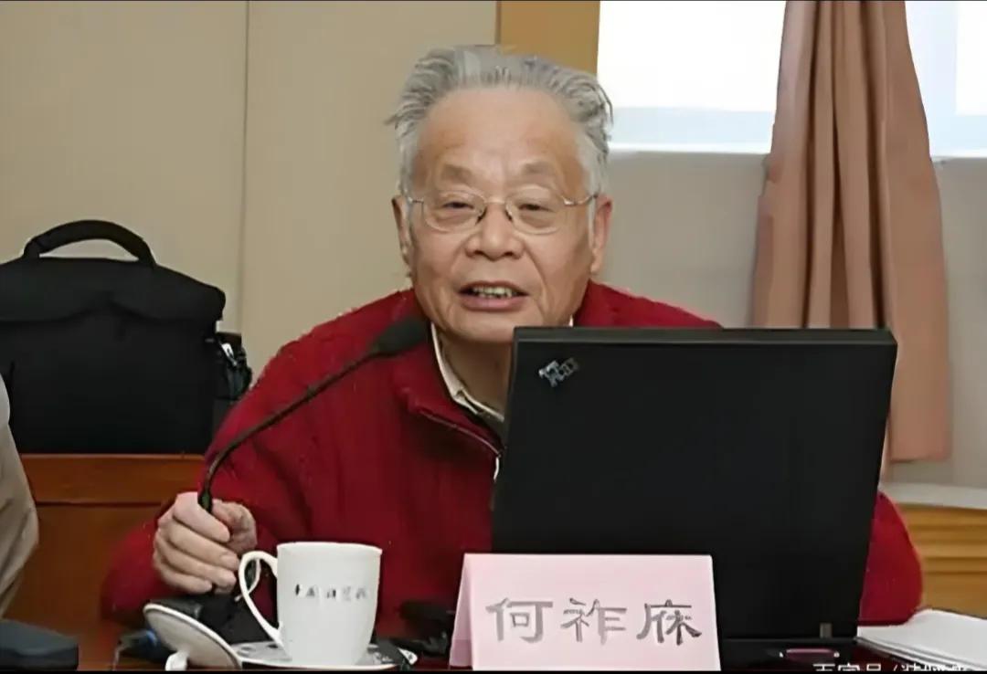 项立刚最新评价何祚庥老院士。
近日，项先生说何祚庥老师在位的时候，中国技术发展就