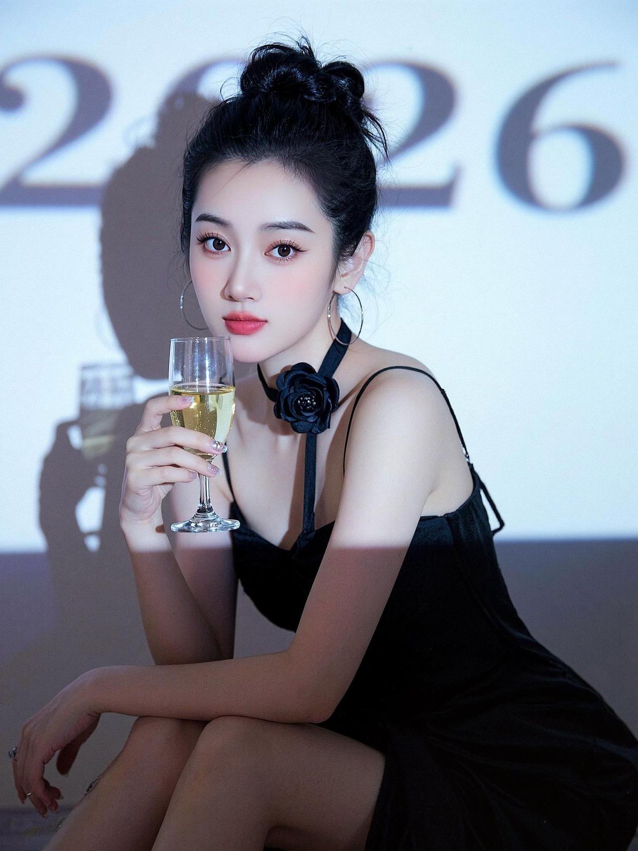 AI暗调光影写真 抖音ai创作 抖音玩法合伙人计划。