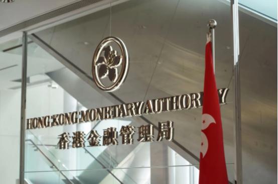 左手不上缴国库，右手不伸手要钱，腰间还不挂地方债的账本——香港这座国际金融中心的