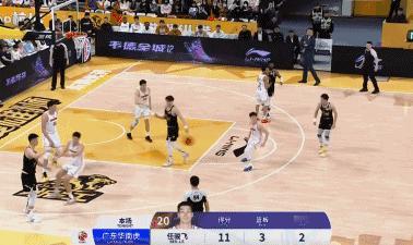 孙铭徽三分帮助广厦103-89领先14分，锁定胜局！
北京时间1月26日，广厦与