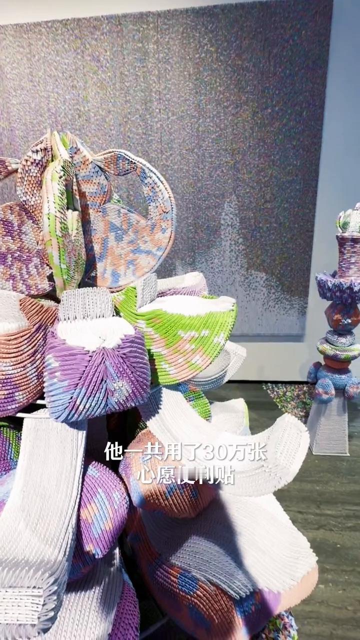 川美毕业艺术展最受瞩目作品。
这绝对是今年川美毕业艺术展上面最受瞩目同时工作量最