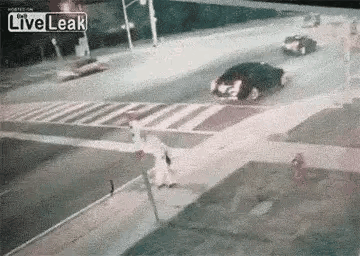 这是大车造成瞬时低气压卷过去了？