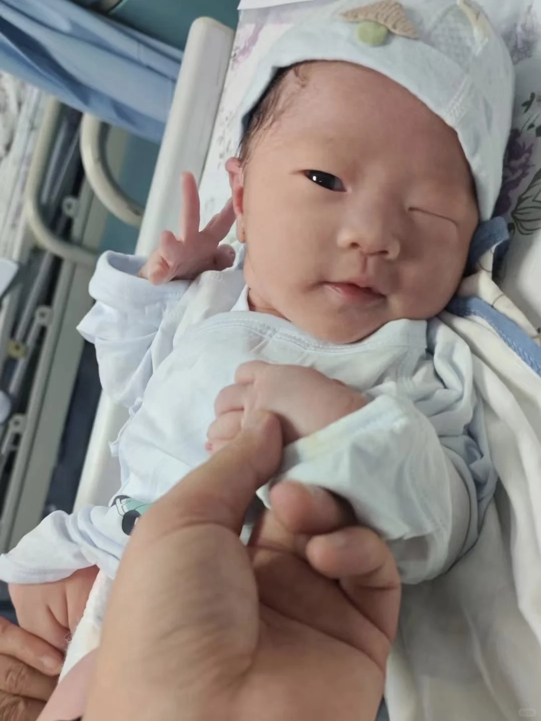 生了朋友圈报喜文案这样发，一整个高级了~