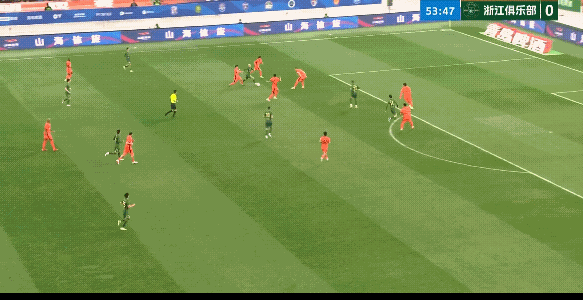 青岛海牛崩溃就在一瞬间，竟然让浙江队2分钟连续打进2球逆转了比分，这防守问题也太