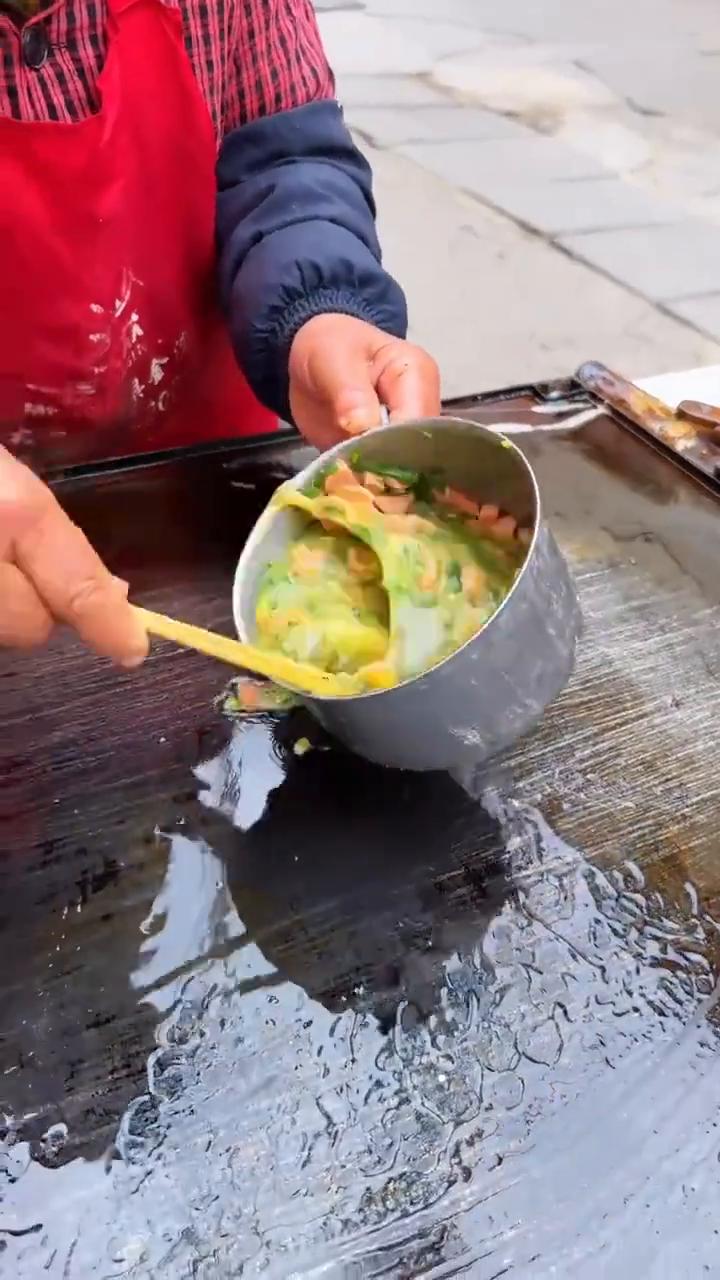 帼足掴足。