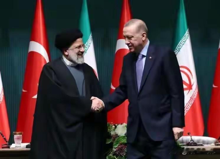 惊天骗局曝光！美军救人是假，偷铀是真，伊朗直接戳穿
 
4月6日，伊朗外交部重磅