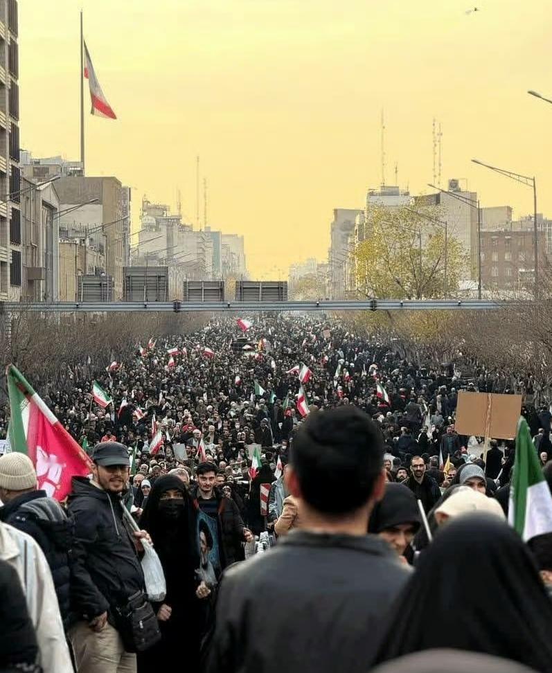 局势突变！多国紧急撤侨提醒，普通人最该看清这一点

2月22日，一个非常罕见的信