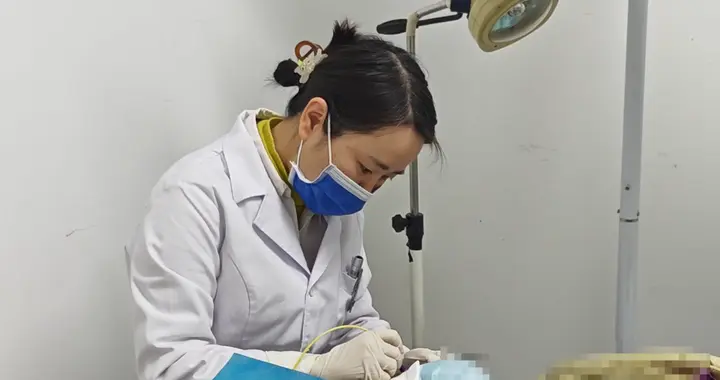 19岁“三高”少女可乐当水喝双眼告急 专家微脉冲激光精准降压护视力