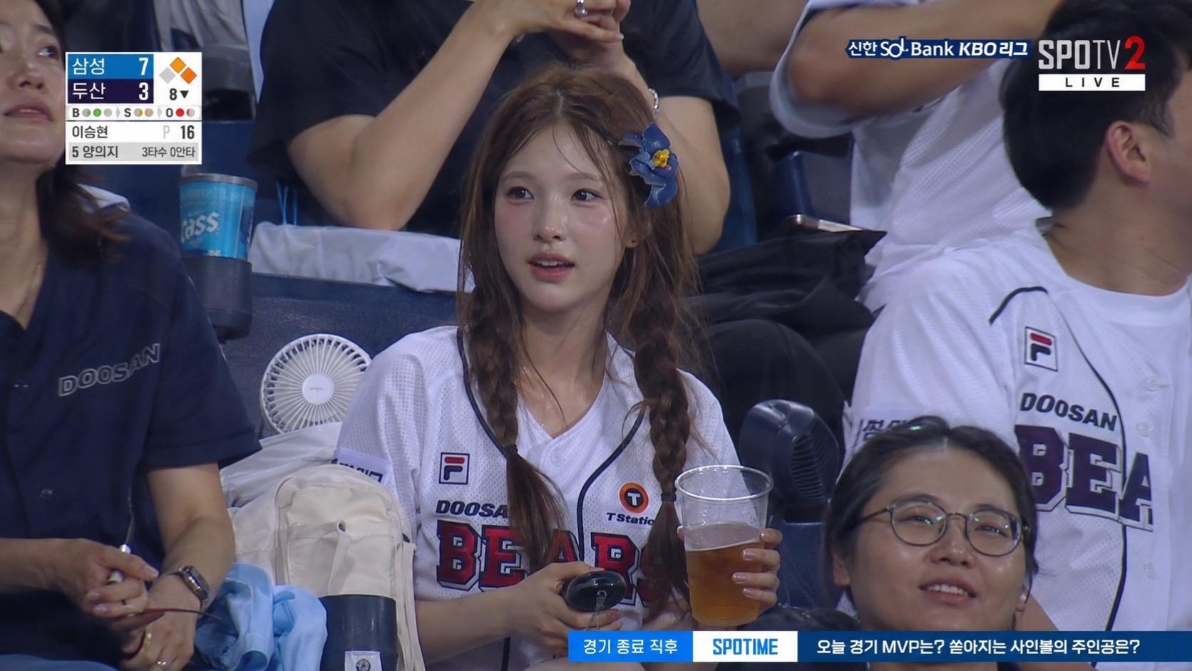 천만에요!在韩国看棒球比赛上大屏幕了