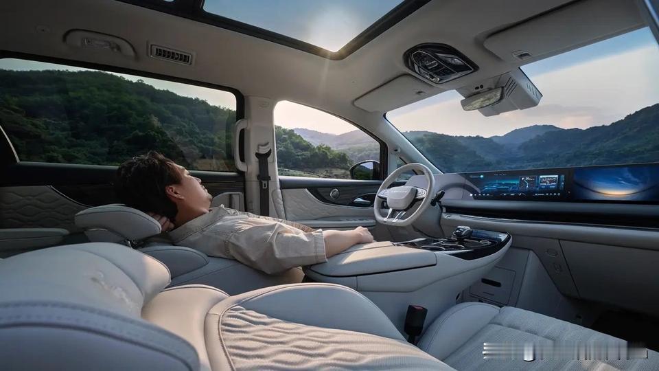 想选辆家用 MPV？星海 V9 太值了！20 万不到的价格，比腾势 D9 省 1