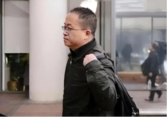 “美国欺人太甚！”我国芯片行业的顶尖人才张浩，收到美国邀请函前往参加学术会议，但