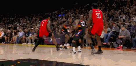 杰伦-格林这家伙在杜兰特面前好好的秀了一把操作，格林明明直接上篮就行了，🉑硬是