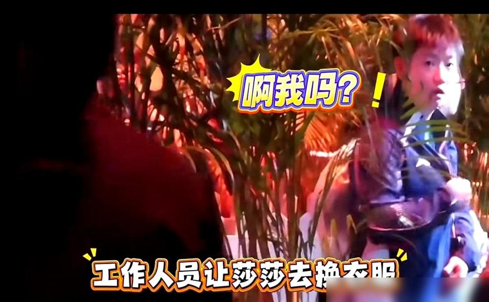 孙颖莎遇离谱操作：世界第一被勒令换球衣，排名第8的队友竟豁免？
赛前场地边，工