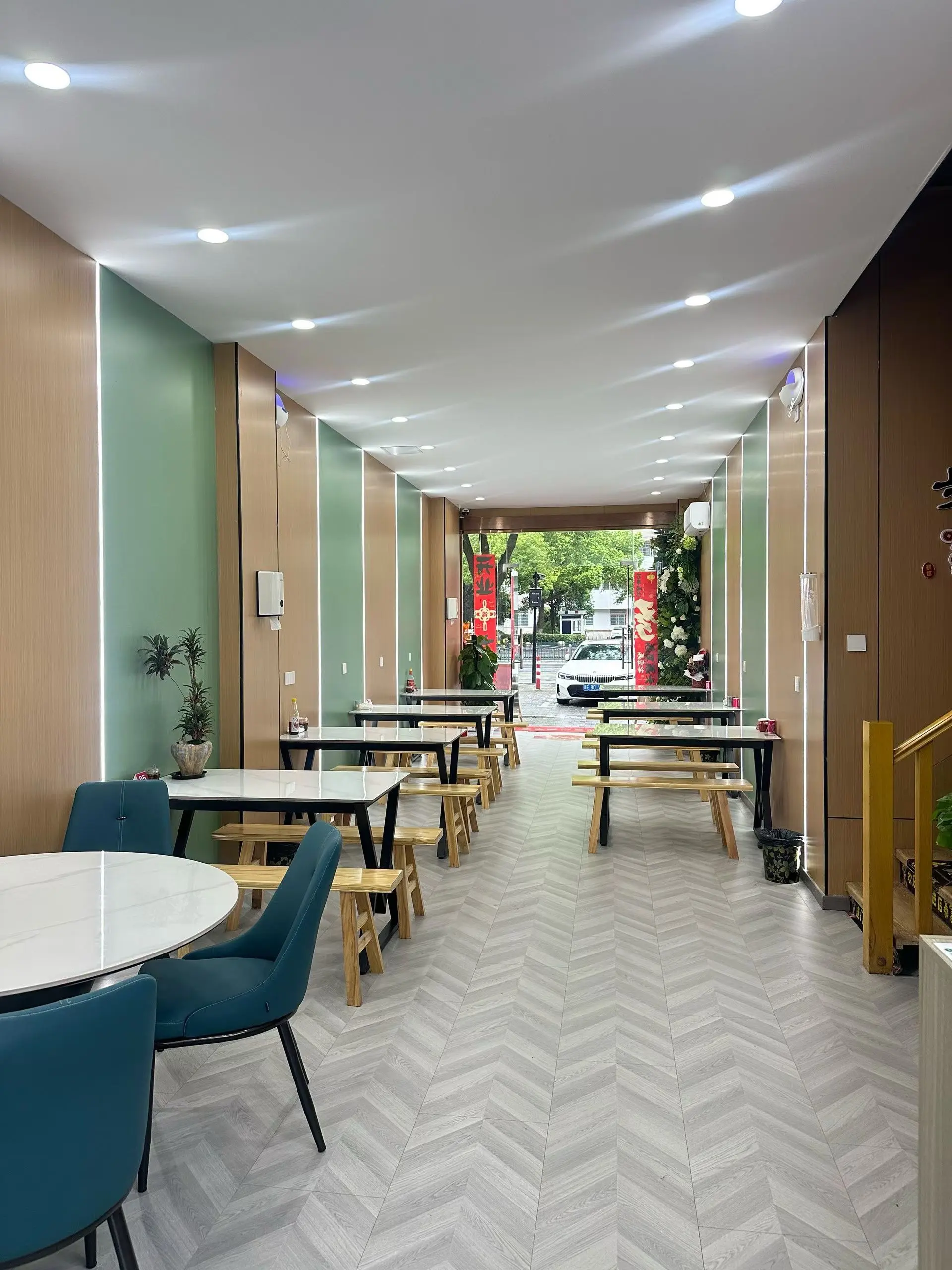 中午快去找他们吃面🍜呀。早。洪兴路1178号。