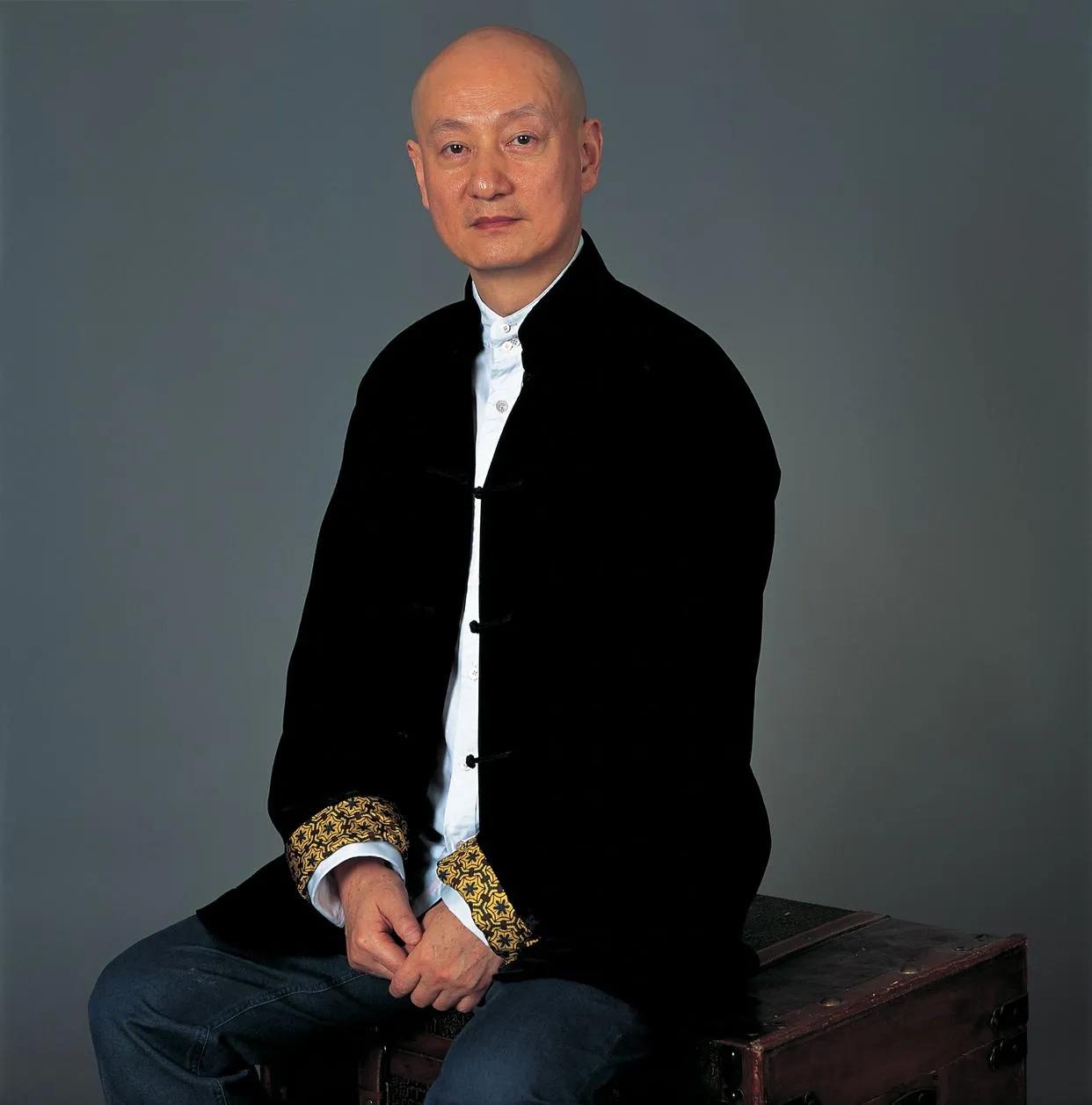 倾家荡产捧红他！京剧泰斗关栋天，68岁孤老竟因周立波背刺？

他曾是京剧界扛把子