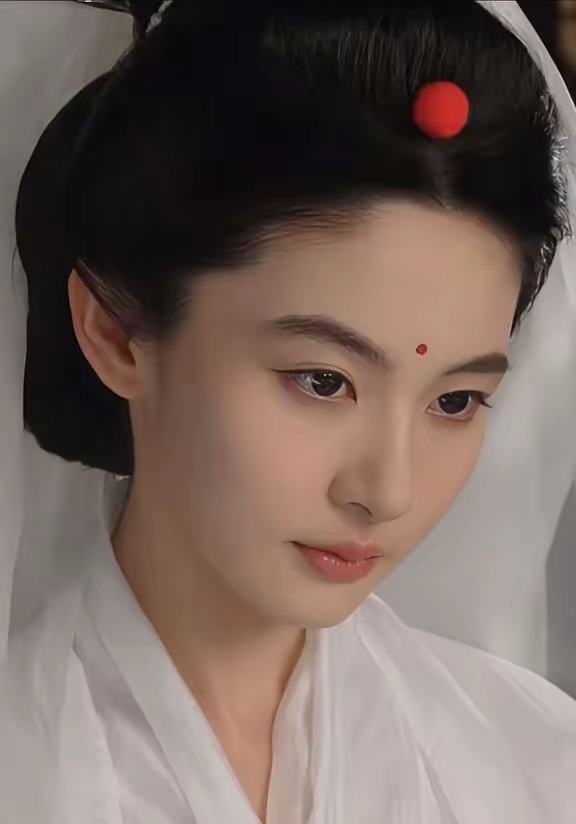 这居然是赵晴吗 美得我都不认识了 