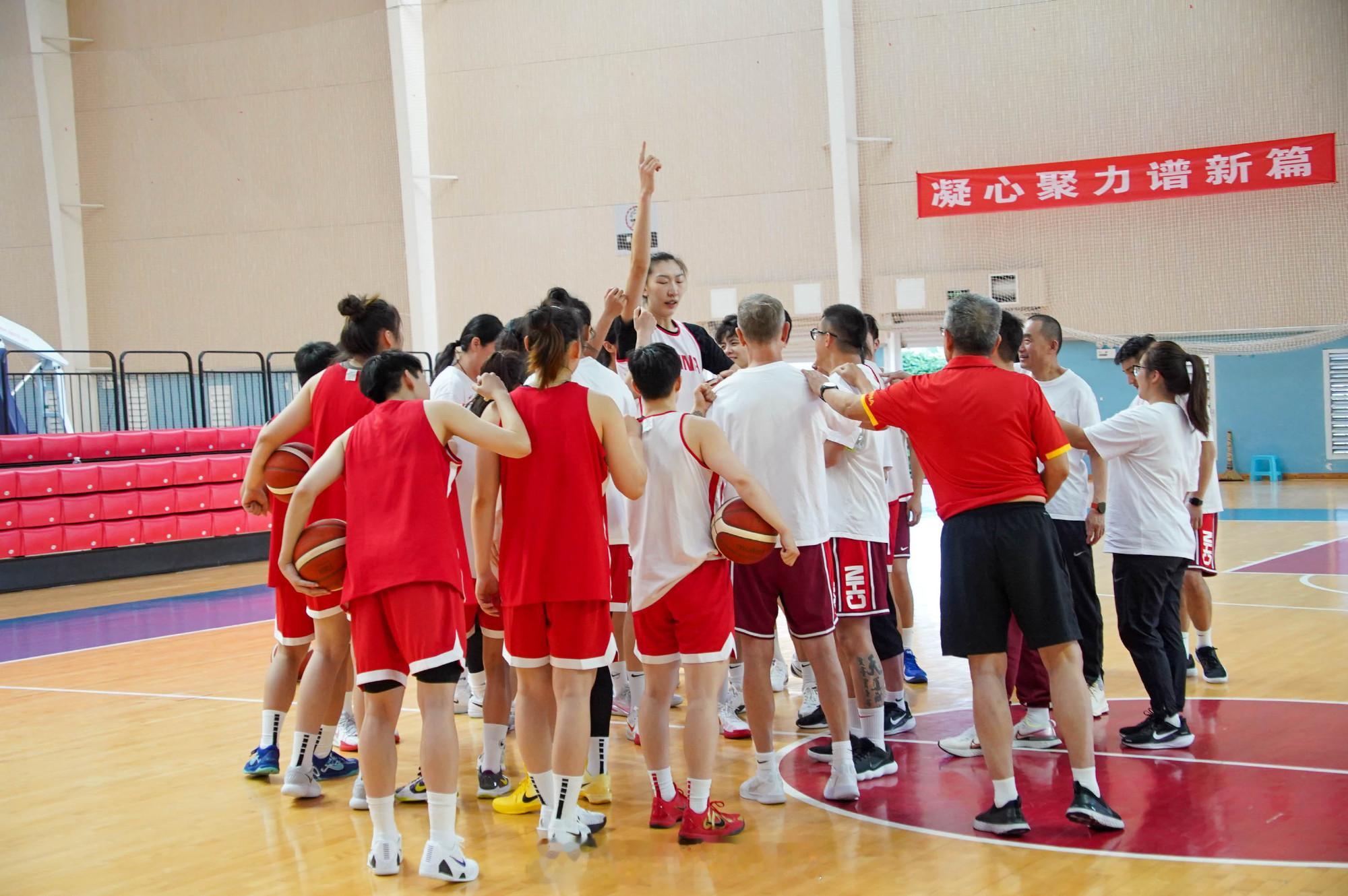 【中国女篮全员集结 夏训首周以高原适应性训练为主】据，在张茹和翟若云结束全运会女