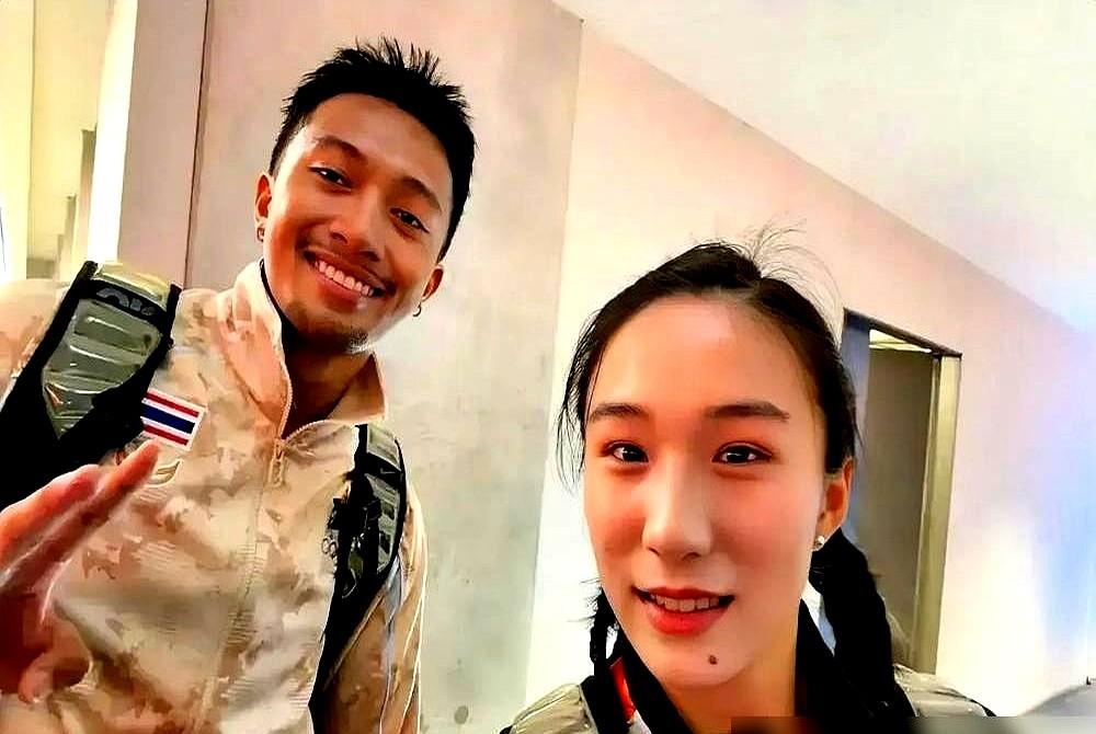 步频每秒4.8步，100米逆风11秒06，08年的陈妤颉跑碎了亚运纪录。身高1米