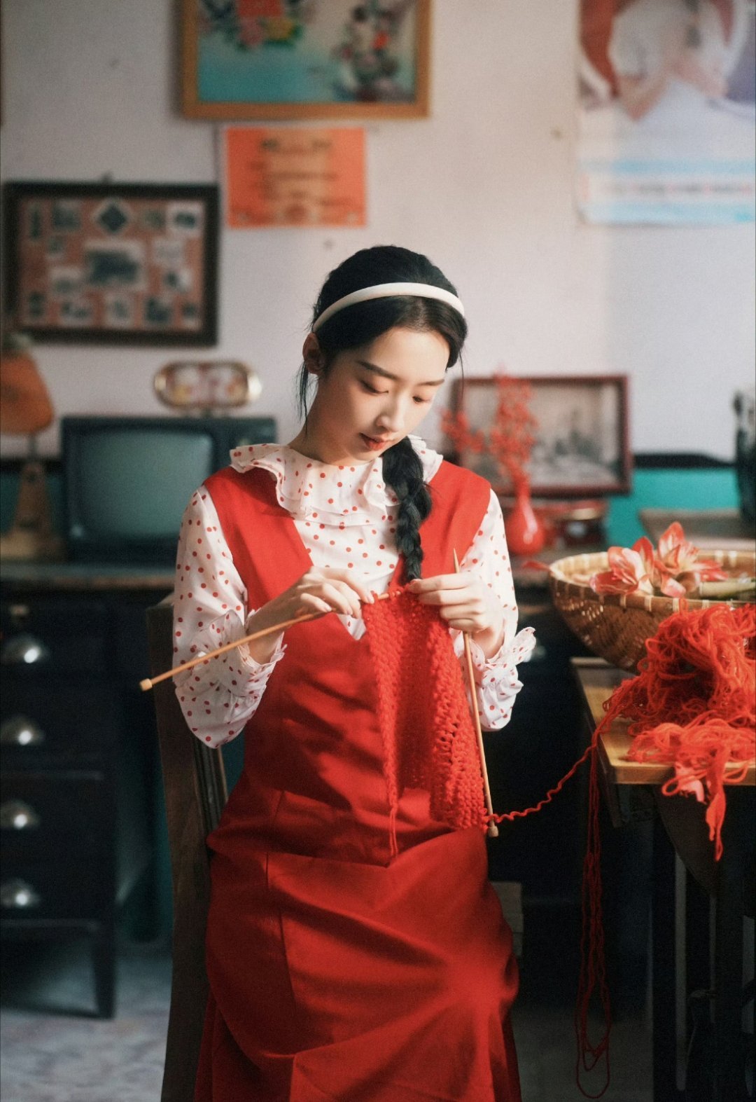 今天看《我的妈妈是校花》咯！！！期待邓恩熙饰演的孔桂芳