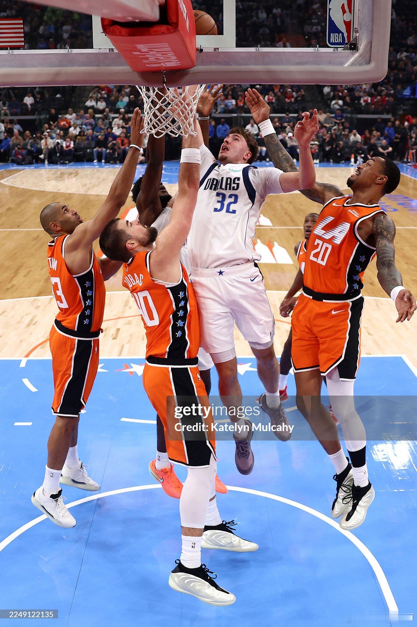 MFFL 基德接受采访。“当你看到弗拉格直面联盟最顶尖的侧翼防守者：汤普森兄弟、