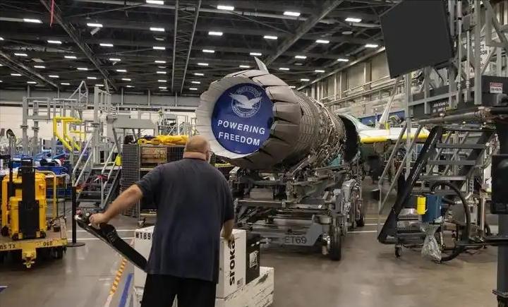 外界最近都被一组离谱数据惊到了，美军短短一个月，硬生生打出去八百多枚战斧导弹，直