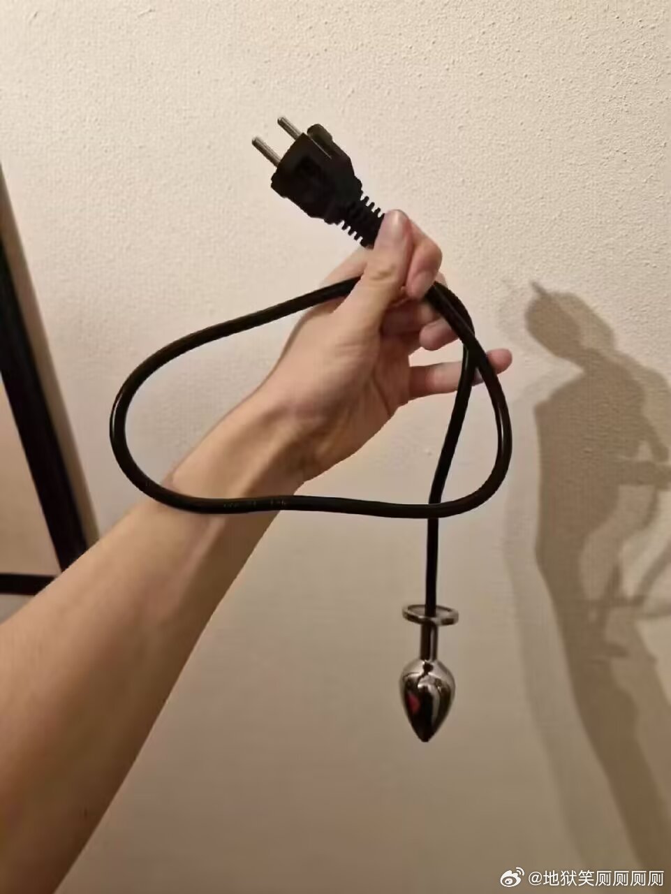 1558你们能不能帮我转一下，我要让更多人看见这个东西 