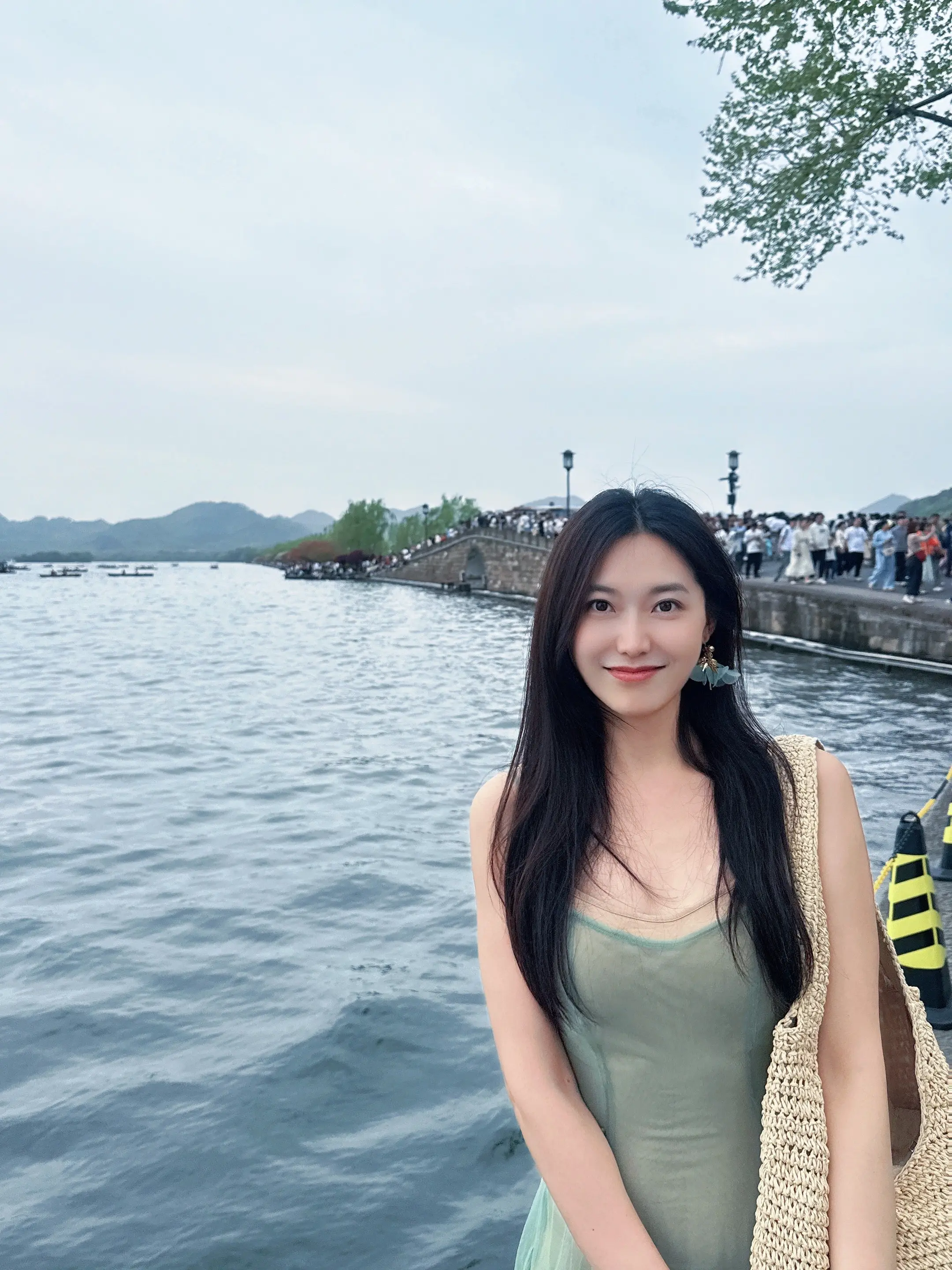 📍𝙃𝙖𝙣𝙜𝙕𝙝𝙤𝙪 西湖 欲把西湖比西子 淡妆浓抹总...
