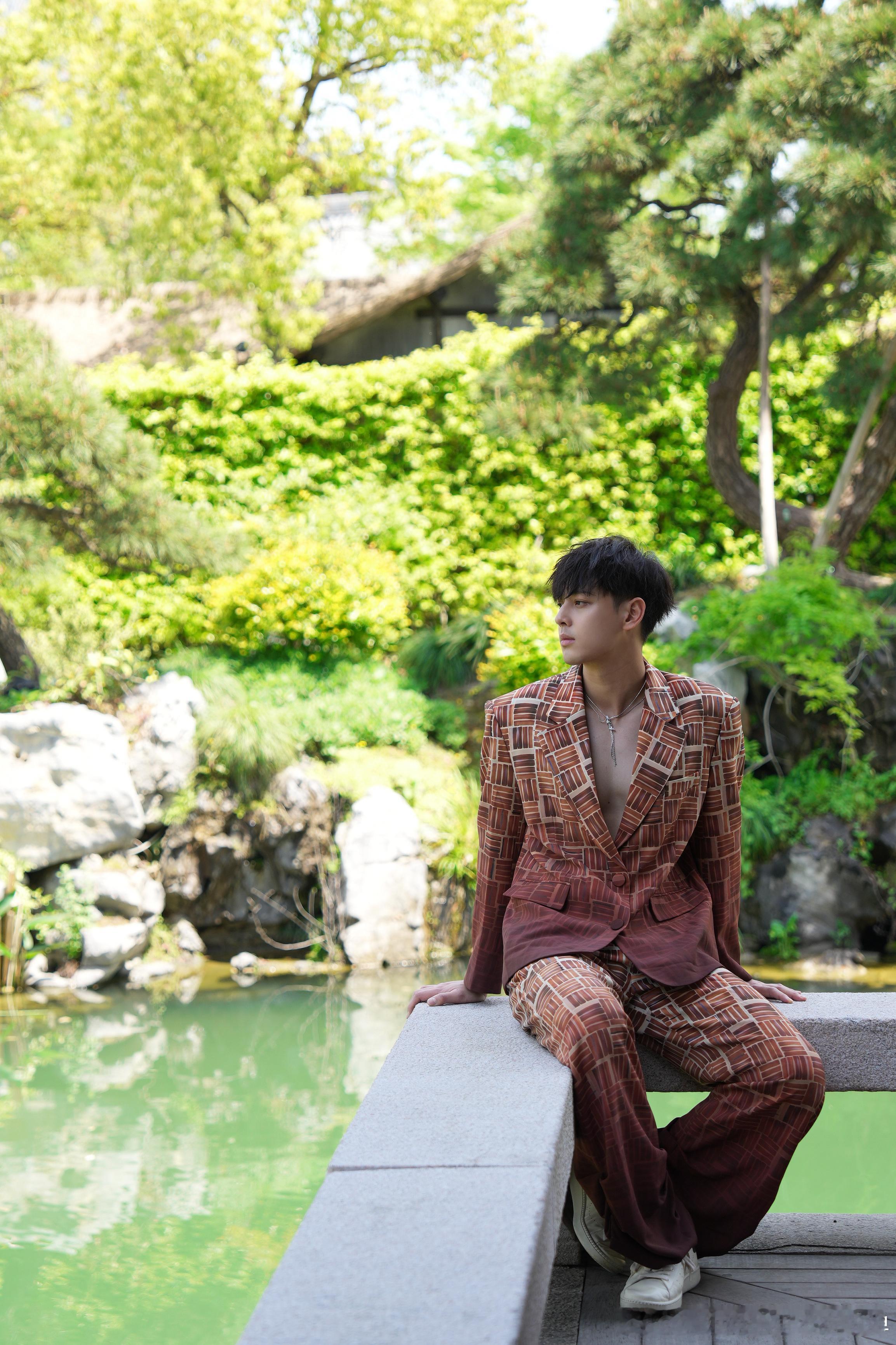 #封神质子聚会欢乐多##2024濮院时装周# 欢乐的氛围，时尚的舞台！封神质子团