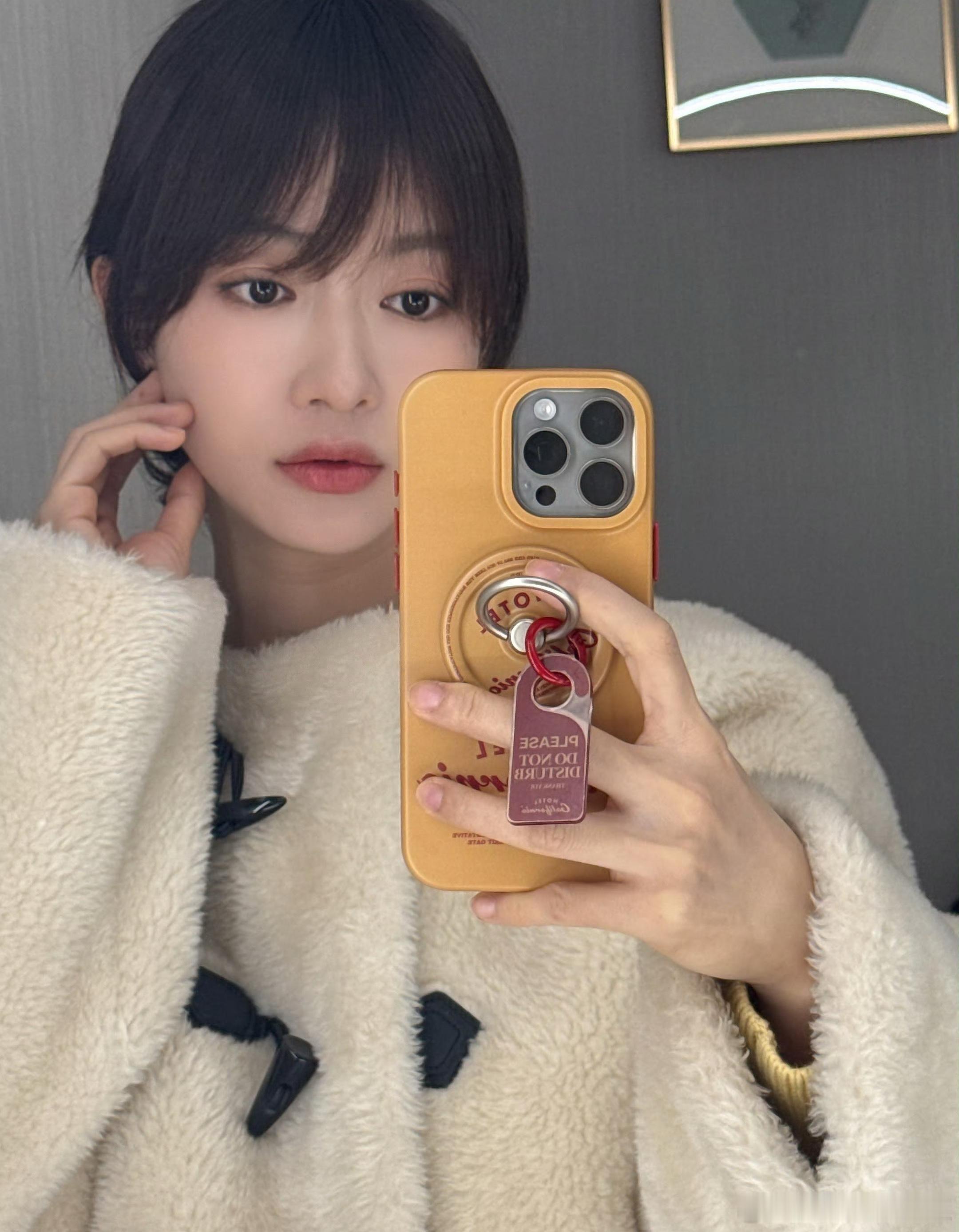 吴谨言四月进组腾讯🐧三字 s+大戏，这姐是真拼啊，可惜剧里是大女主，剧外却是挖