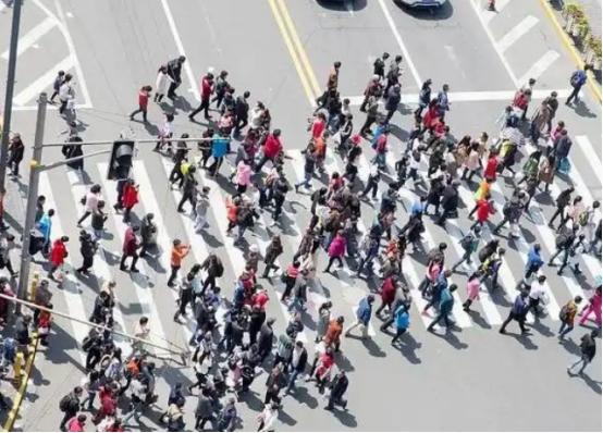 中国人将越来越少？早在2023年，人口专家就称：无论放开几胎，中国人口都会急剧萎