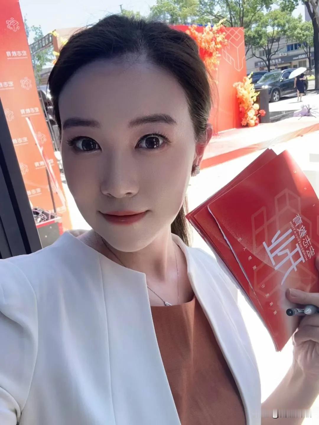 盛夏骄阳似火，梦想熠熠生辉。
我就是爱到处参加开业盛典，红红火火，预示着美好！人