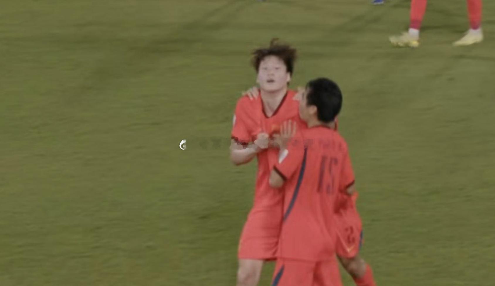 全场比赛结束 中国U17男足2-0战胜卡塔尔U17男足 小组第二晋级八强 同时获