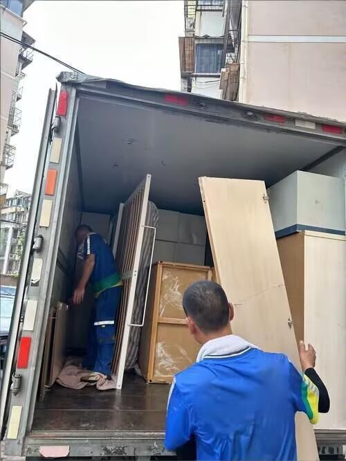和底层人打交道为什么这么难？这两天被搬家的破事气到肝儿疼！先找的搬家公司，说好7