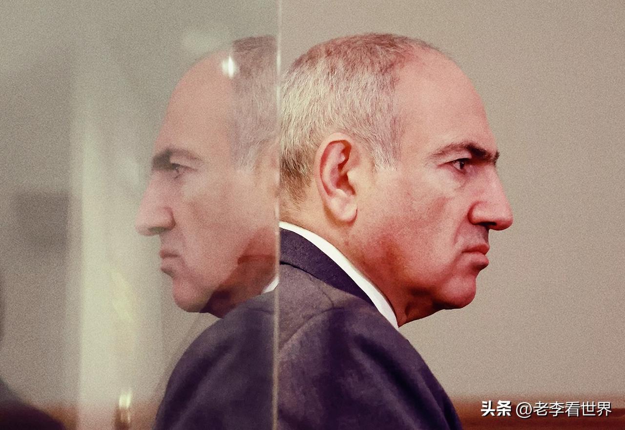 【帕希尼扬对亚美尼亚国防部长感到“非常不满”】
埃里温时间2026年8月5日，亚