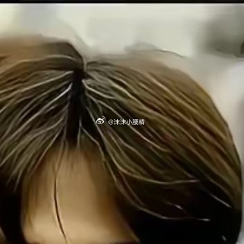 惊呆了！塌房的覃海洋的未婚妻多有钱，看这几点：​​第一点：她家的房子，那可不是一