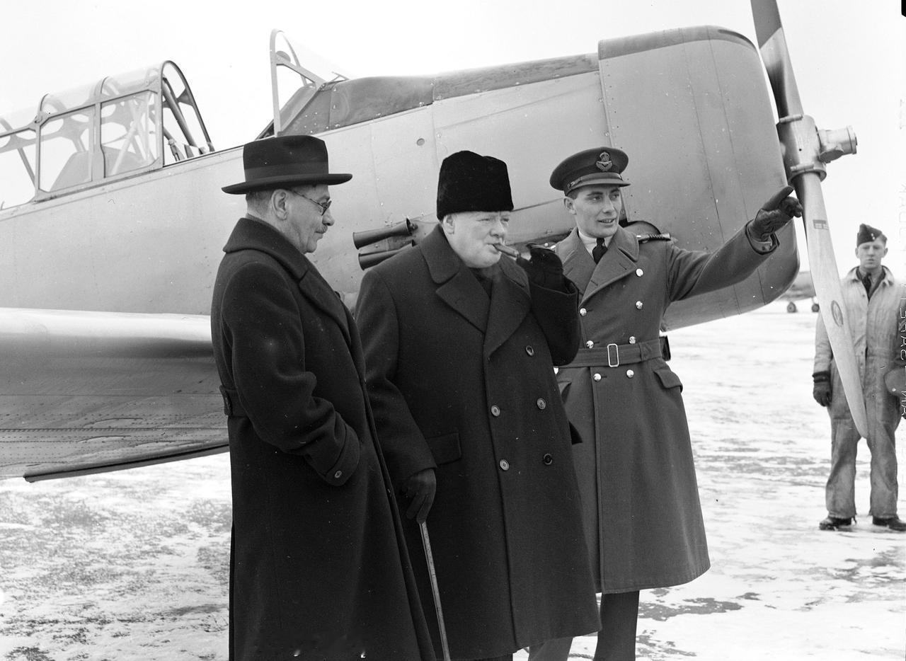 [呲牙] 要是没有美帝和加拿大蛮子，英国佬早就顶不住了——二战时期，英国首相温斯