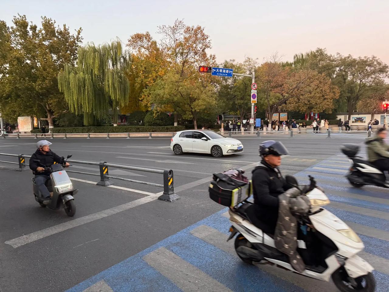 于海青：为何说济南大明湖被很多人忽略了？ 在中国很多城市里，也都有一些值得称道的