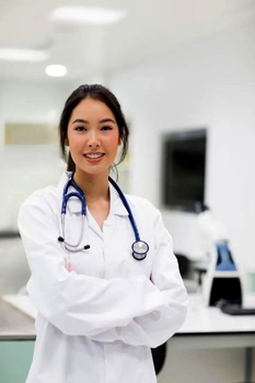 她是医学生，本科毕业，没进到大医院，要去考公考编了。

最近翻岗位表发现个有意思