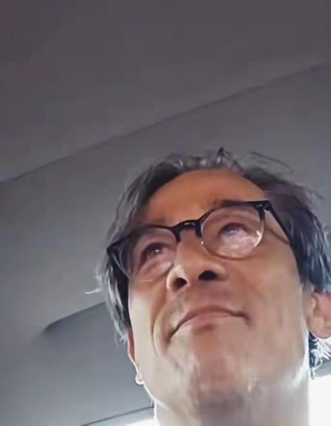 社死名场面！吴嘉龙坐的士，司机当面猛聊他八卦
 
50岁星二代吴嘉龙分享的士趣事