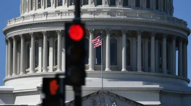 美国的出访队伍直奔巴基斯坦，聚焦伊朗相关议题，白宫同步发布了一系列配套措施；日本