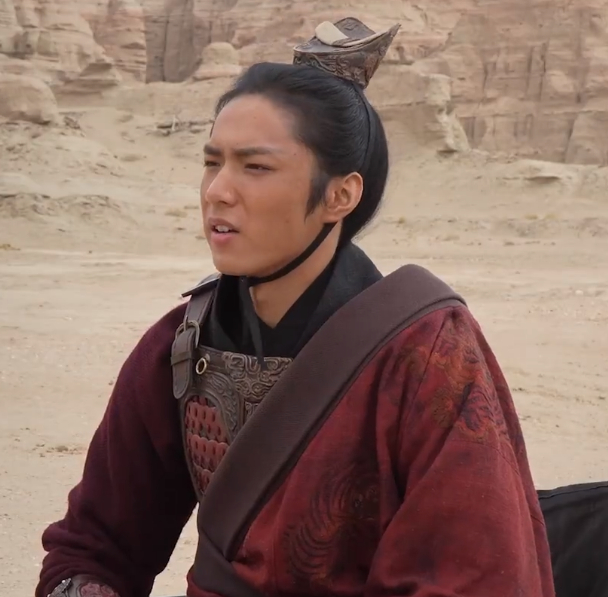 刘耀文武侠本色特辑刘耀文镖人驭马镜头 刘耀文武侠本色特辑，刘耀文镖人驭马镜头，谁