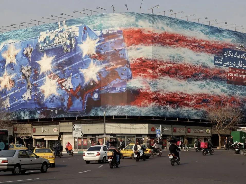 您觉得，老美在等什么？最后会动手吗？