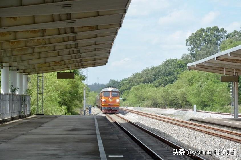 曾经短暂的时间，广铁还开行了信宜至怀化的管内快速列车。其中信宜至广州区间与原来的